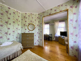 Гостиница Юрьево Подворье Вельск Двухместный номер (двухкомнатный) 2-3