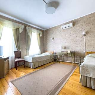 Гостиница Юрьево Подворье Вельск Комната для двоих (удобства в блоке) №6б-2